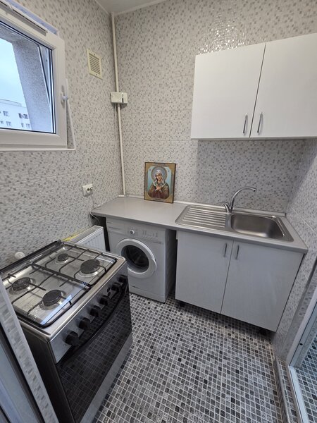 Titan, Circa 13 Politie,